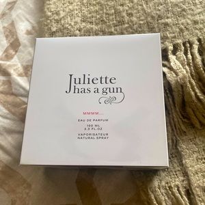 Juliet has a gun perfume